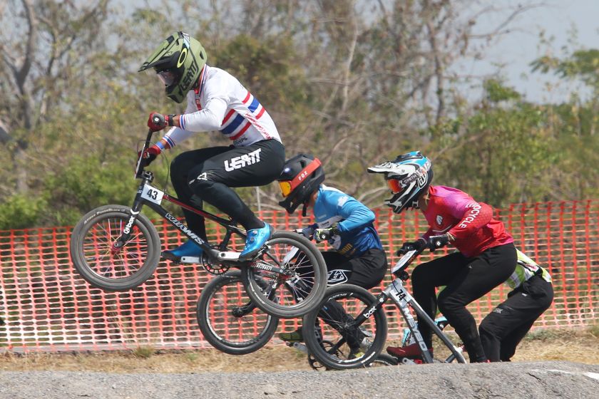 “โกเมธ” นำทัพสู้ศึก BMX นานาชาติ ต่างชาติแห่ชิงชัยเพื่อเก็บแต้มโอลิมปิก “เสธ.หมึก” ย้ำนักปั่นเยาวชนซ้อมให้ดี ผลงานโดดเด่นมีโอกาสติดทีมชาติไทย