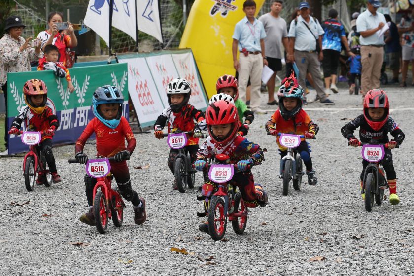 “สุทธิพงษ์” ปลัด มท.ร่วมมือสมาคมจักรยาน สร้างศูนย์กีฬามีสนามขาไถ 6 ภูมิภาคทั่วไทย อปท.เดินหน้าทำสนามในศูนย์พัฒนาเด็กเล็ก