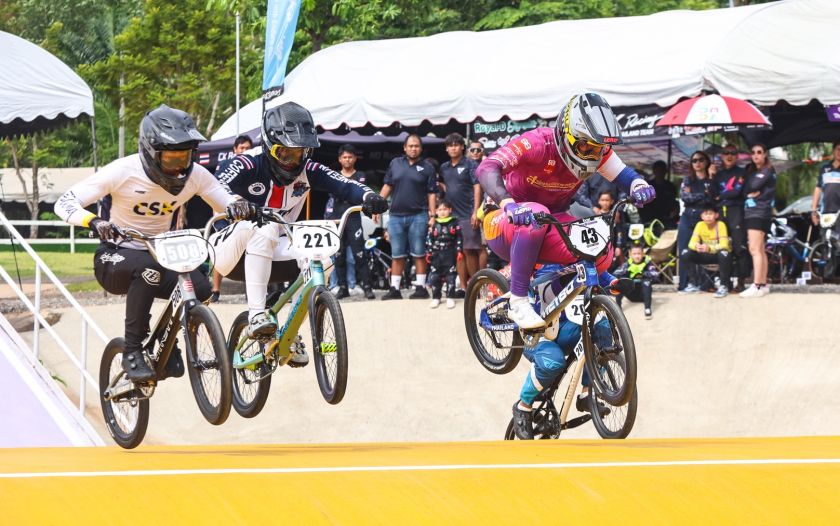 นายอำเภอทองผาภูมิปลื้มใจ BMX ไทยคึกคัก  นักปั่นกว่า 400 คนแห่ชิงชัยทำเศรษฐกิจคึกคัก ขณะที่ “โกเมธ” นำทัพทีมชาติทะลุชิงตามคาด
